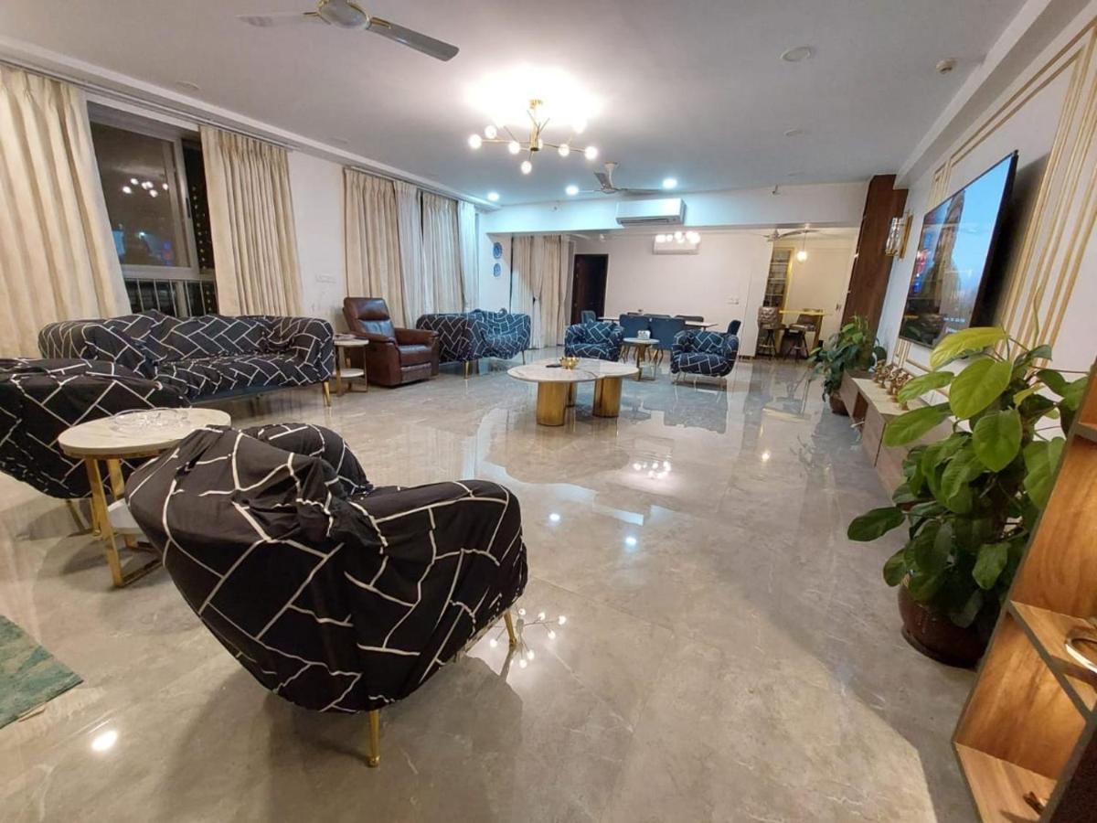 Royal Nest Premium Hotel Mundhva Buitenkant foto