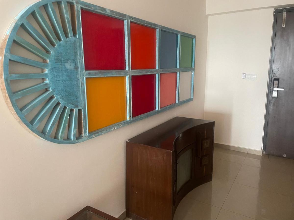 Royal Nest Premium Hotel Mundhva Buitenkant foto