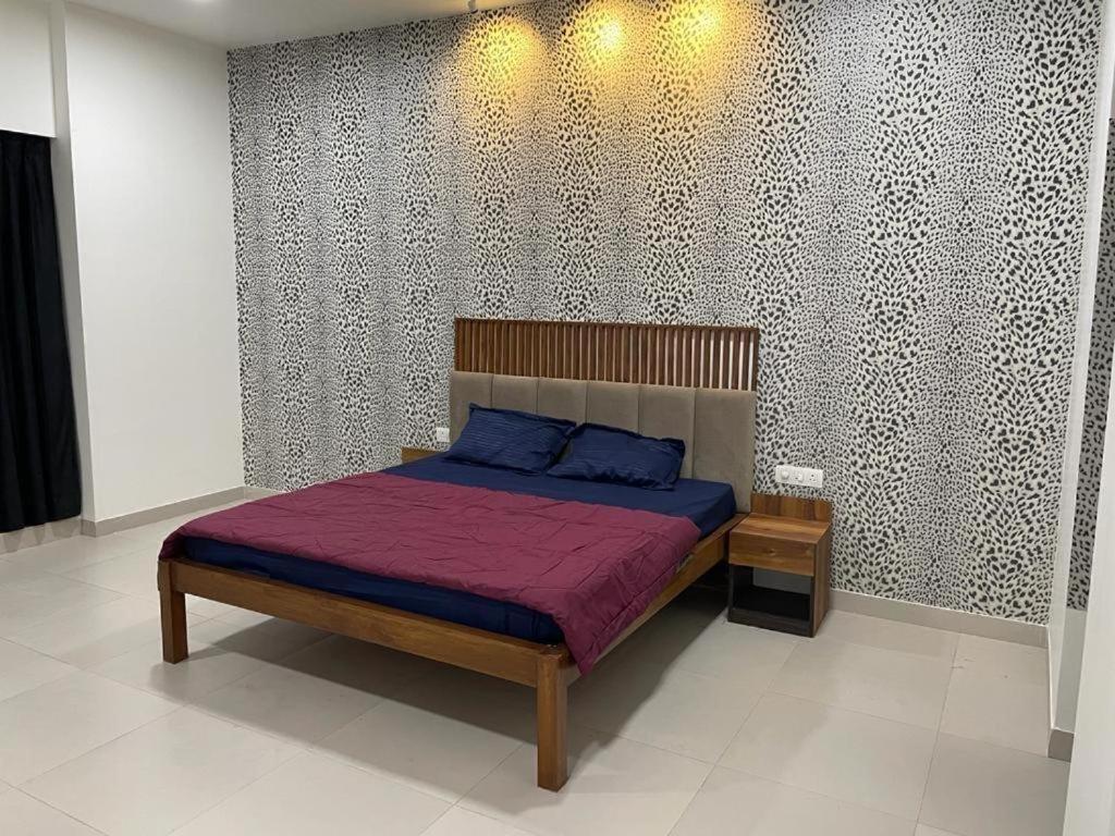 Royal Nest Premium Hotel Mundhva Buitenkant foto