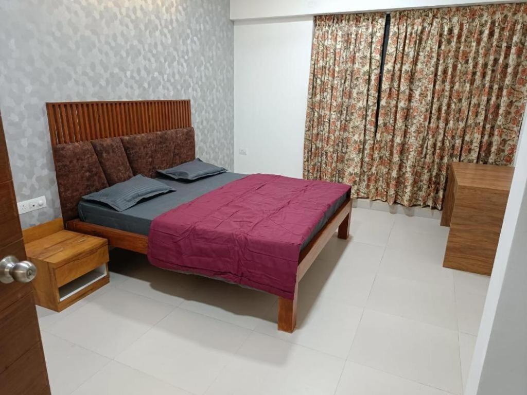 Royal Nest Premium Hotel Mundhva Buitenkant foto