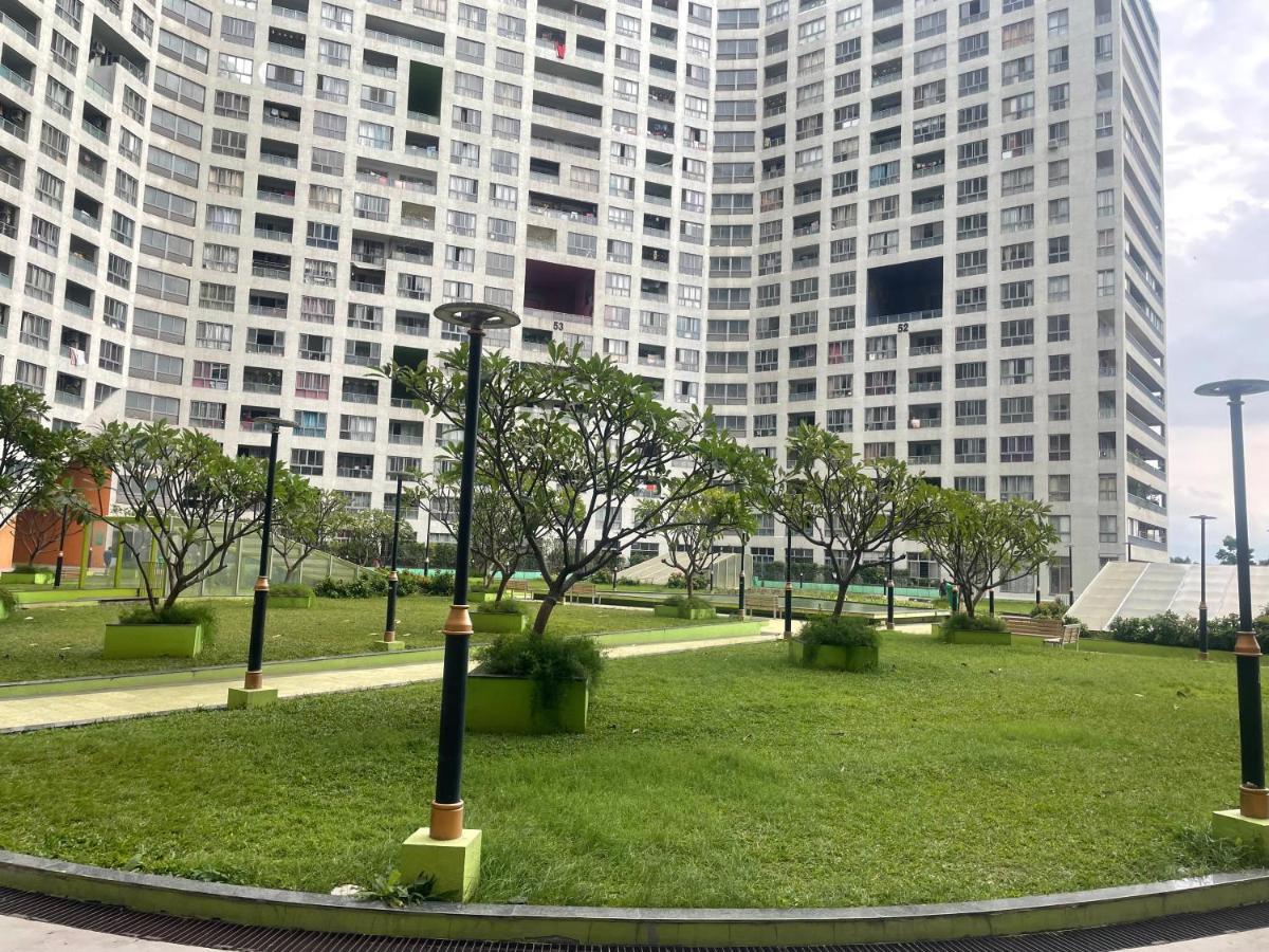 Royal Nest Premium Hotel Mundhva Buitenkant foto