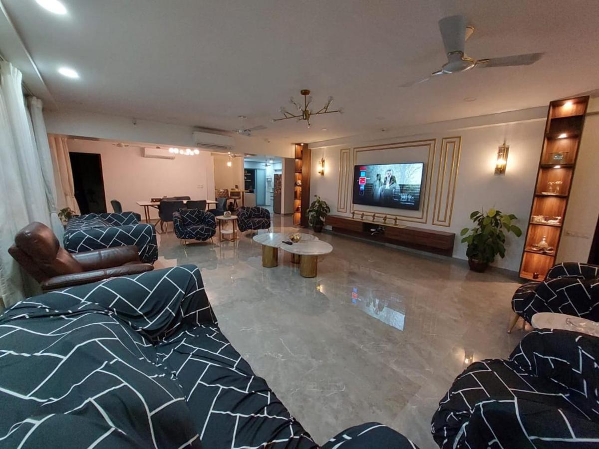 Royal Nest Premium Hotel Mundhva Buitenkant foto