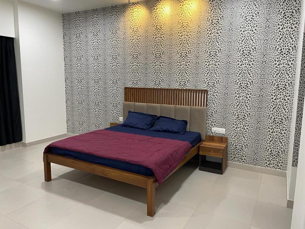 Royal Nest Premium Hotel Mundhva Buitenkant foto